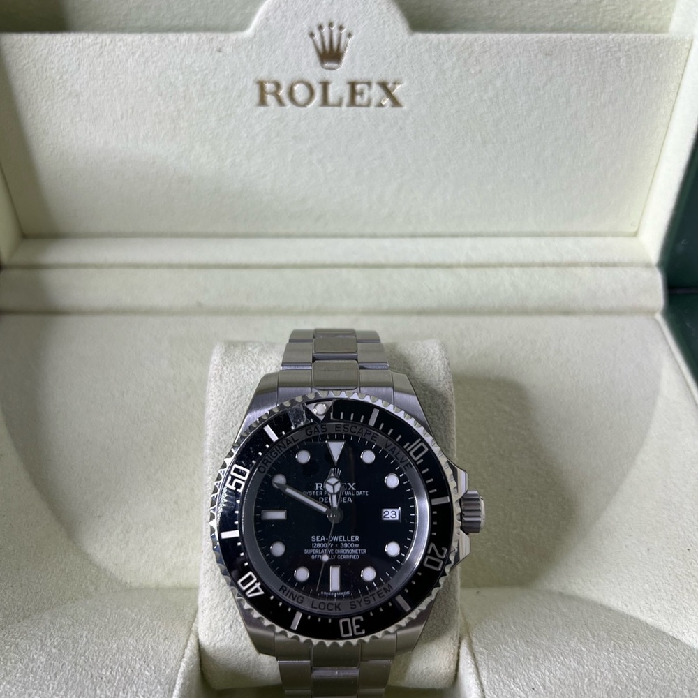 DEEPSEA SEA DWELLER 44MM STAINLESS STEEL REF NO. 116660
*FULL COMPLETE SET*